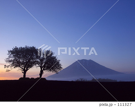 朝焼けの羊蹄山 朝焼けの羊蹄山 111327