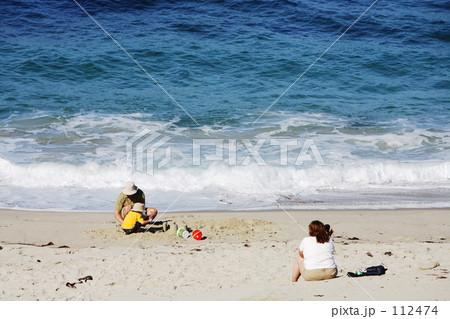 ビーチの親子 ビーチの親子 112474