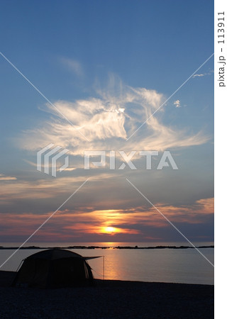 海辺のキャンプ風景 113911