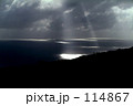 海を照らす太陽のスポットライト  114867