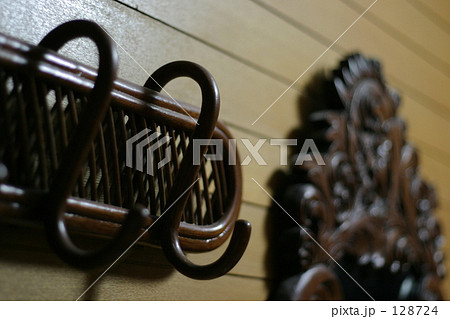 籐の洋服かけ 籐の洋服かけ 128724