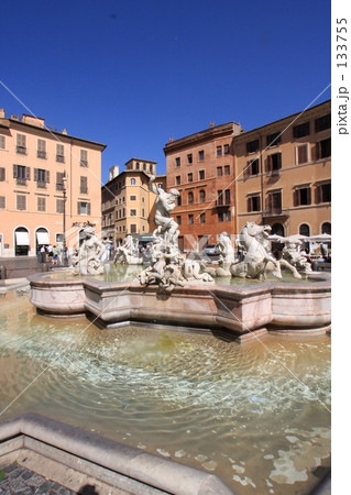 ナヴォーナ広場(ネプチューンの噴水) 133755