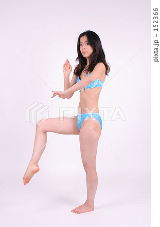 水着で運動 152366