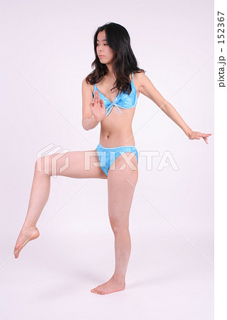 水着で運動 152367