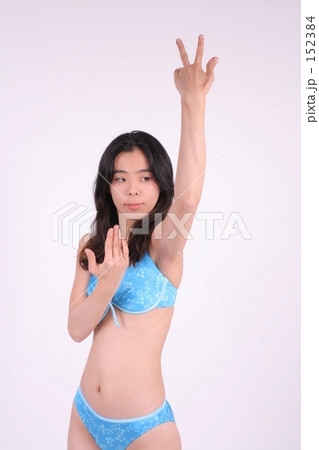 水着で運動 152384