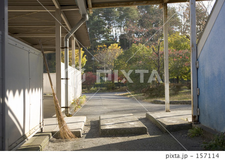 No title No title 157114