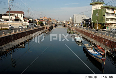 漁師町の川 158106