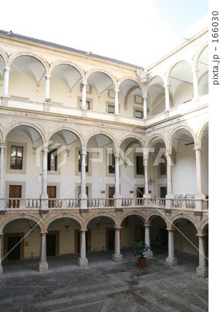 ノルマン王宮中庭 166030