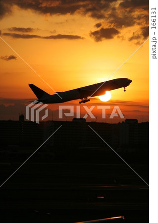 空港の夕暮れ 166131