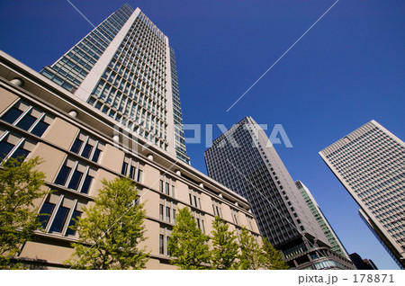 丸ビルと新丸ビル 178871