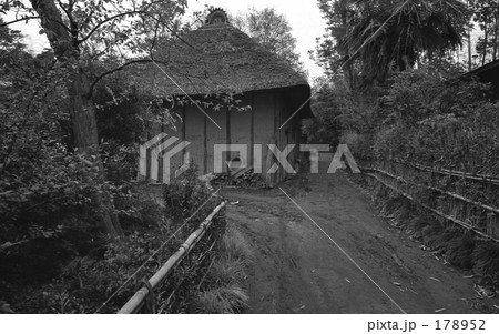 土壁・茨城県下妻市にて 昭和46年 土壁・茨城県下妻市にて 昭和46年 178952