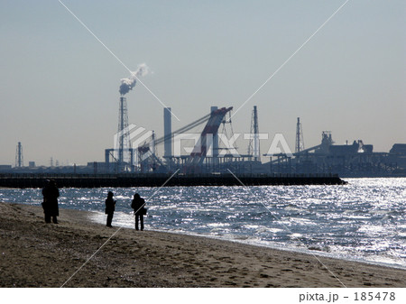 自然と人工の狭間で生きる人間たち 185478