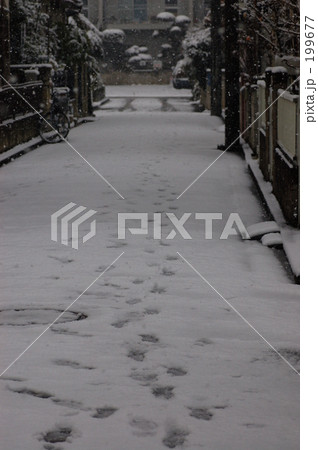 雪の路地、足跡 199677