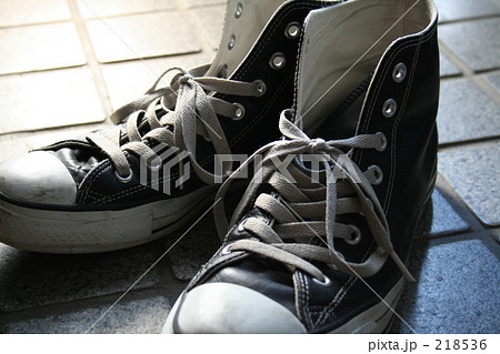 スニーカー 218536
