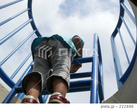 階段を上る子供 222886