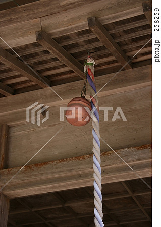 神社のガラガラ 258259