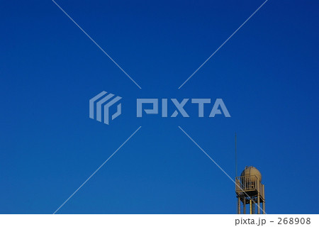 青空と貯水塔 青空と貯水塔 268908