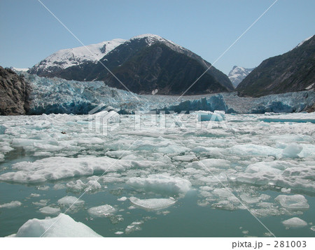 氷の浮かぶ海面 氷の浮かぶ海面 281003