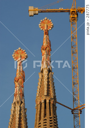 夕映えの聖家族教会 287775