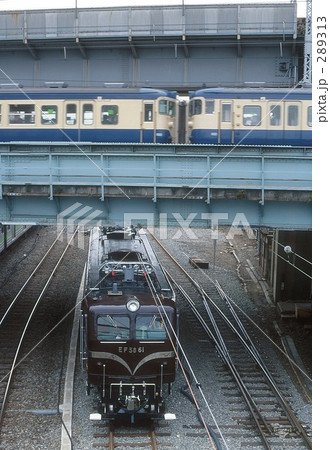 並ぶ 並ぶ 289313