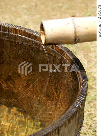 樽と水 樽と水 291678