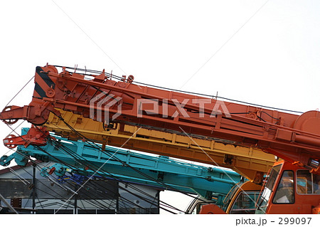 299097
