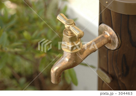 ゴールド色の蛇口 304463
