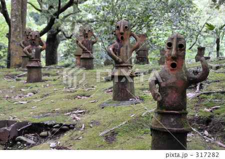 踊る女たち 317282