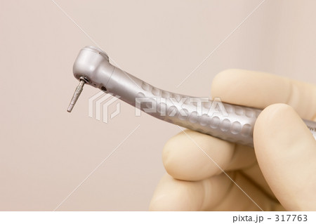 歯科医院の治療器機 317763