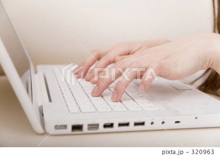320963