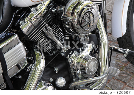 バイクのエンジン 326607