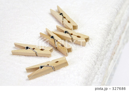 タオルと洗濯バサミ タオルと洗濯バサミ 327686