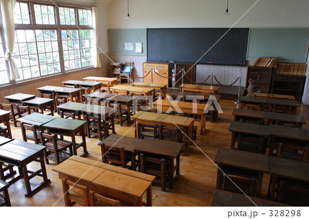 木造校舎の教室 木造校舎の教室 328298