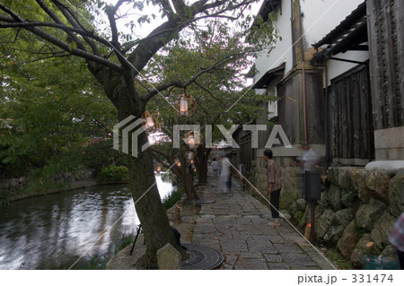 八幡堀にロウソクが灯る 331474