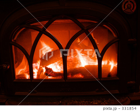 ストーブあかあか、ぽっかぽか 331854