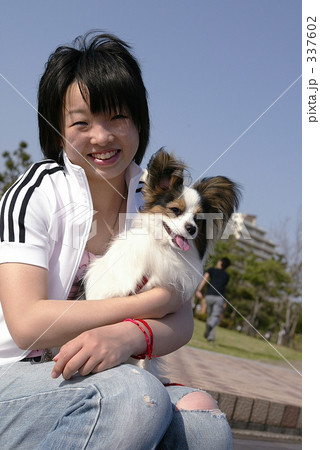犬と散歩 犬と散歩 337602
