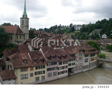 ベルンの街並みとアーレ川 344434