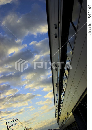 ビルと朝の空 349106