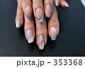 353368