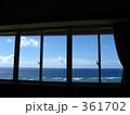 海の見える窓辺 361702