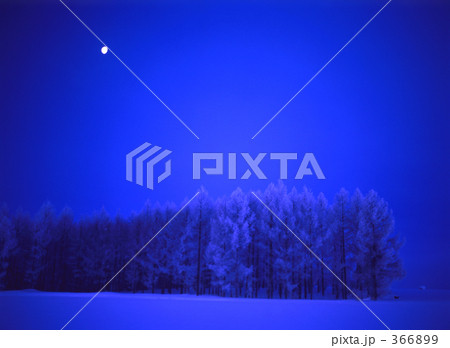 366899