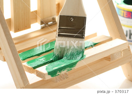 DIYとガーデニング　ペンキ塗り１ 370317