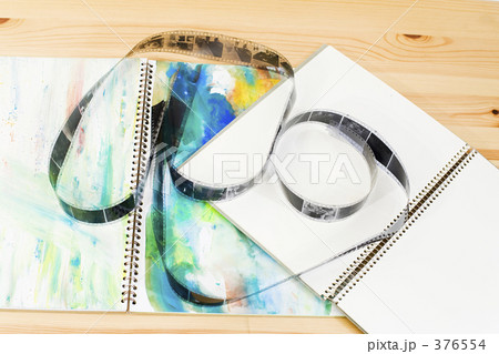 スケッチブックと白黒フィルム スケッチブックと白黒フィルム 376554