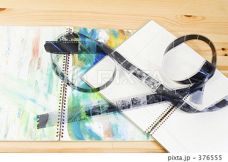 スケッチブックと白黒フィルム スケッチブックと白黒フィルム 376555