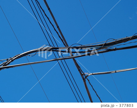 電線と青空 377803