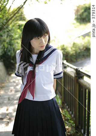 湘南のセーラー服女子高生の写真素材
