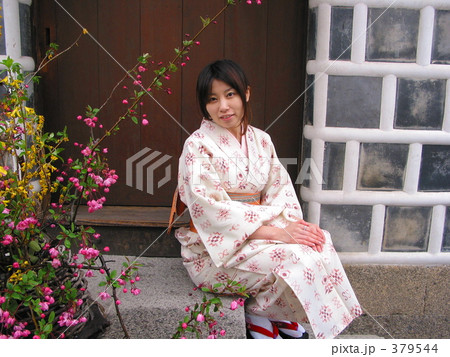 浴衣女性 379544