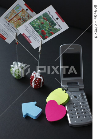 携帯とメモパッド 404609