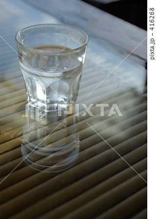 小さなグラス 416268