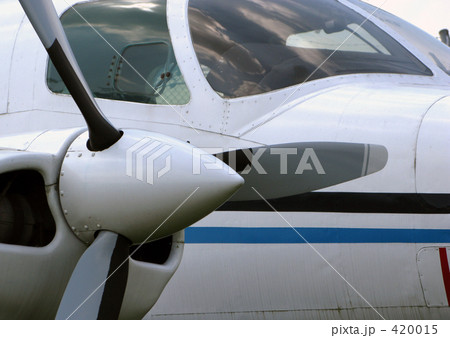 プロペラ機 420015